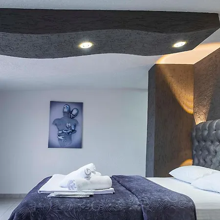 Aparthotel Ideal Butik *